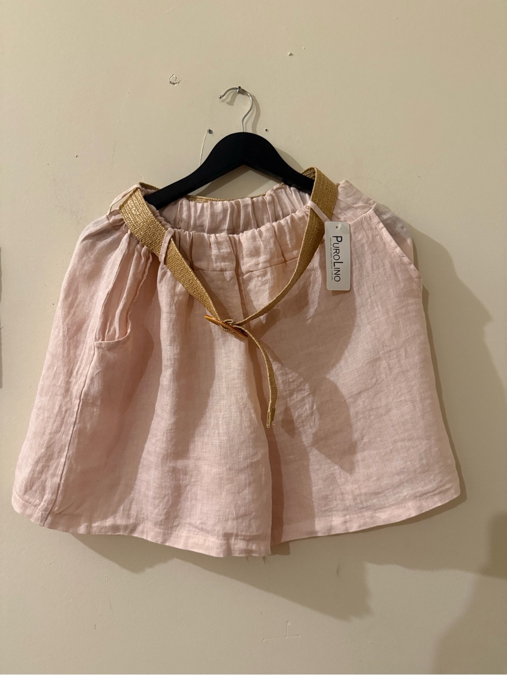 Italian 100% linen Women's Pink Linen Shorts with Belt, NWT